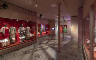 Touch Tour for VI – Africa Fashion photo