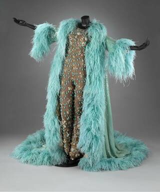 costume